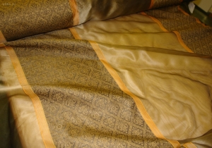fabrics-in-stock-18-04-b.jpg