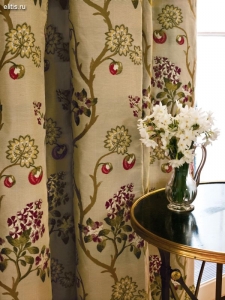 zoffany-blossom-neutral-curtain-detail-b.jpg