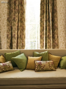 zoffany-cherry-blossom-neutral-curtains-b.jpg